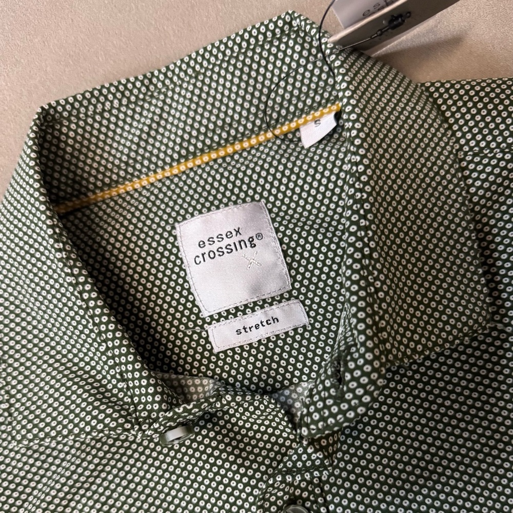 ESSEX Crossing short-sleeved button down shirt - size small (Men’s)